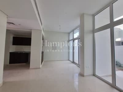5 Bedroom Townhouse for Rent in DAMAC Hills 2 (Akoya by DAMAC), Dubai - Vacant | Mid Unit | Back To Back | Open kitchen