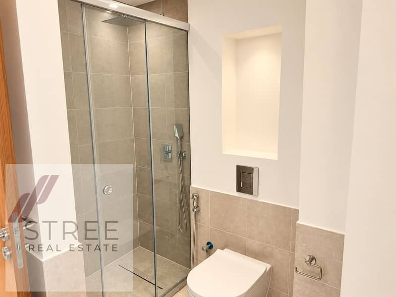 11 Ensuite Bathroom (A). png