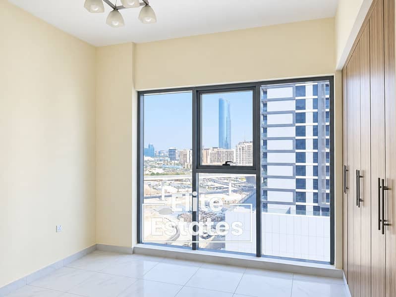 3 Bright Minimalist Room with City Views. png