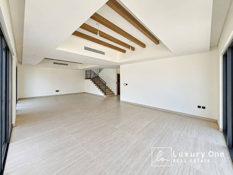 5 Bright Minimalist Open-Plan Interior. png