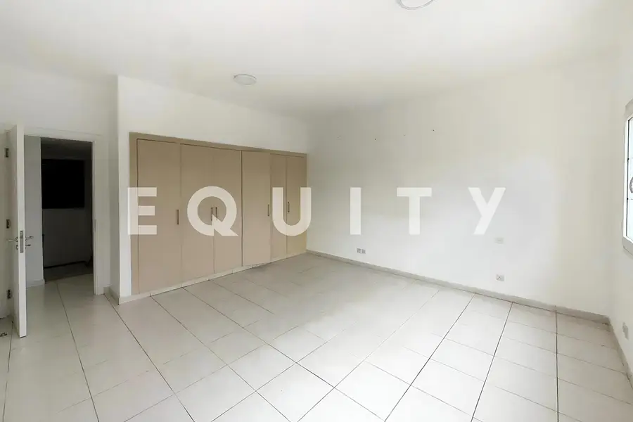 Single Row | Private Garden | Springs 3 |