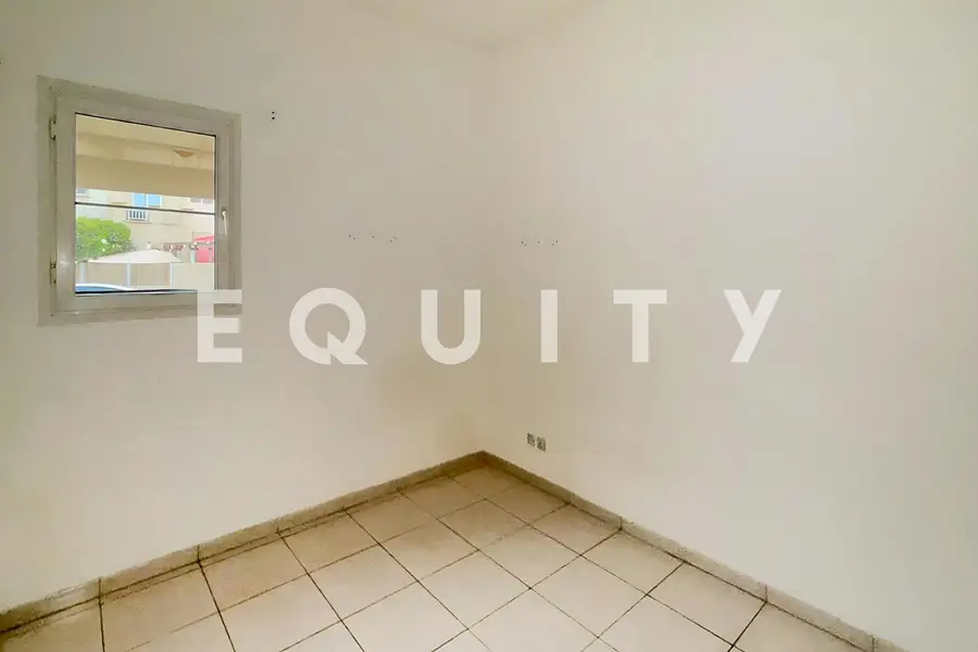 Single Row | Private Garden | Springs 3 |