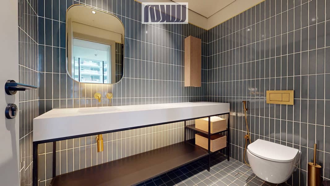 10 UPSIDE-Living-The-Suite-Meydan-Views-09132023_100749. jpg