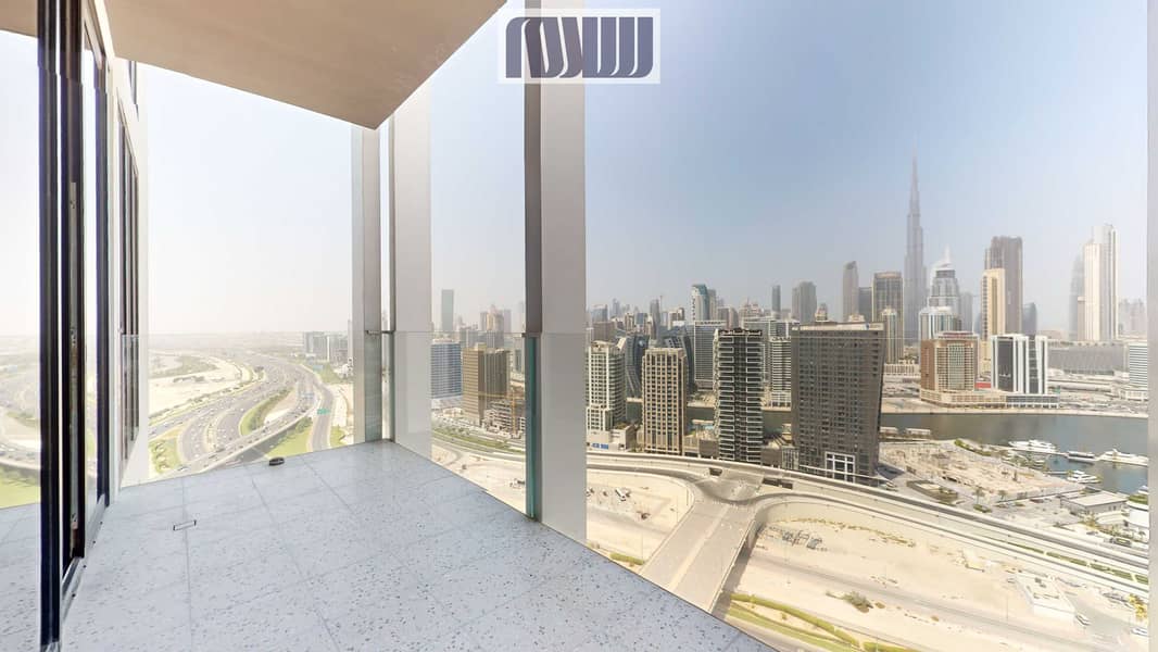 8 UPSIDE-Living-The-Modern-Burj-Khalifa-Views-09122023_152014. jpg