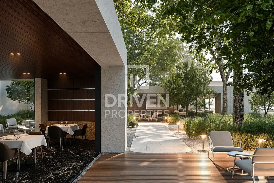 Canal and Park View | Low Floor | Amazing Layout