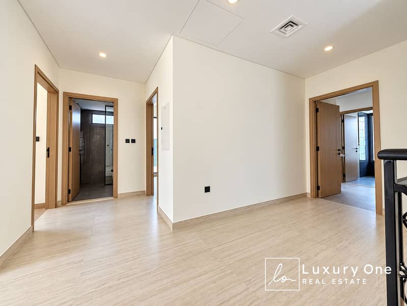 7 Modern Neutral Hallway Landing. png