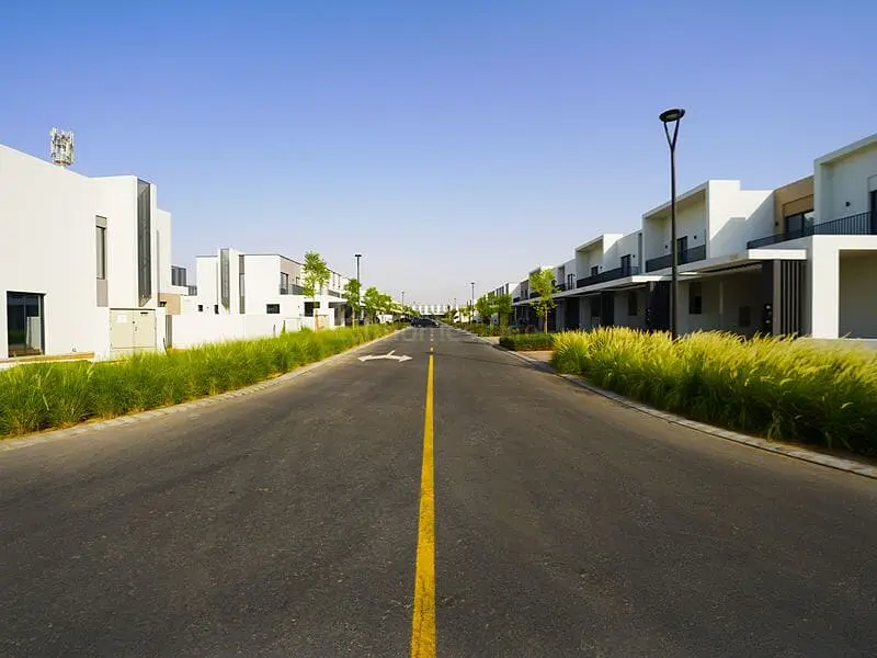 Up to 12 Cheques | Singe Row | Close to Entry