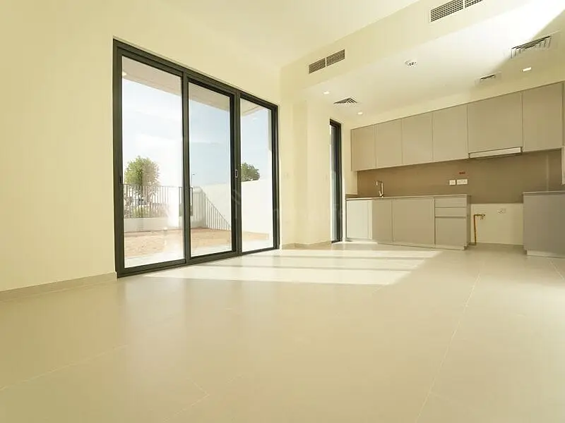 Up to 12 Cheques | Singe Row | Close to Entry