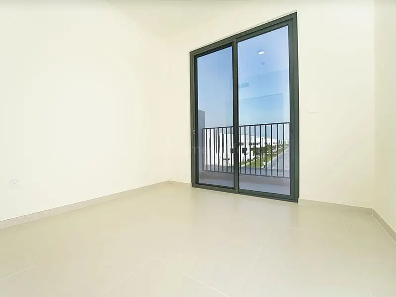 Up to 12 Cheques | Singe Row | Close to Entry