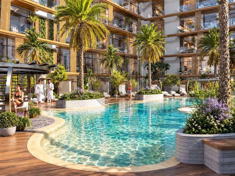 4 Sunlit Tropical Luxury Pool Courtyard. png
