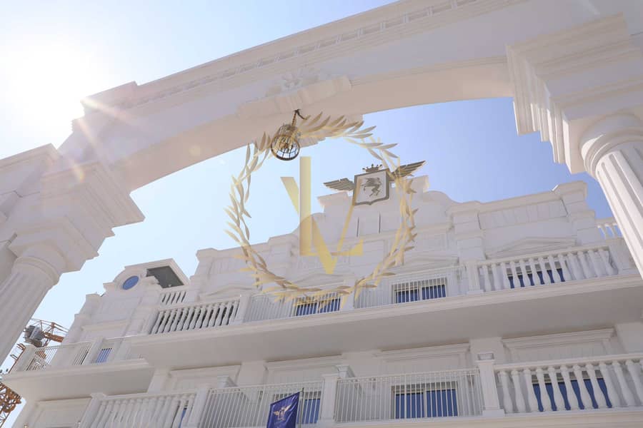 24 facade Closeup. JPG
