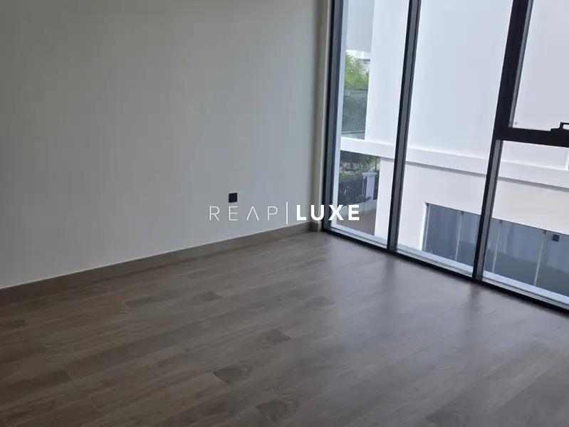 Parkside Living | Ready to Move | Prime Location