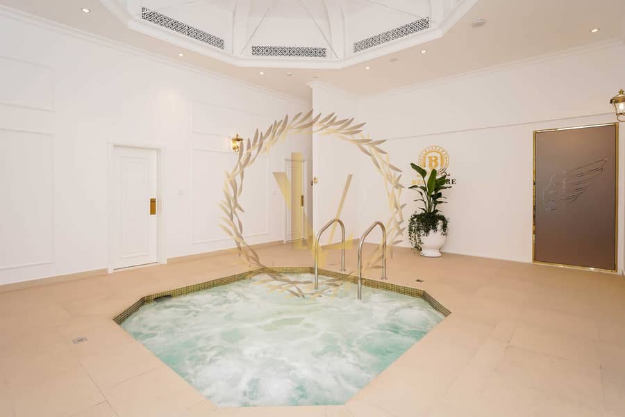 18 Jacuzzi. jpg