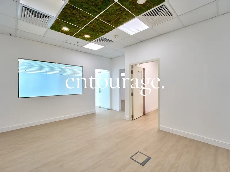 Canal Views | Fitted | 12 Parking Bays
