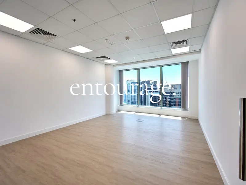 Canal Views | Fitted | 12 Parking Bays