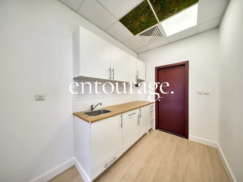 Canal Views | Fitted | 12 Parking Bays