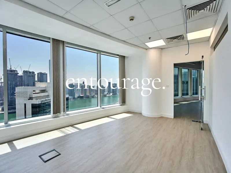 Canal Views | Fitted | 12 Parking Bays