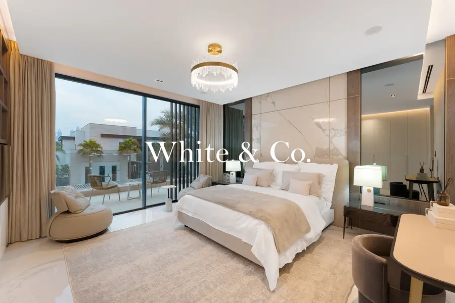 Smart Home | Newly Reno | 5 Beds + Maid