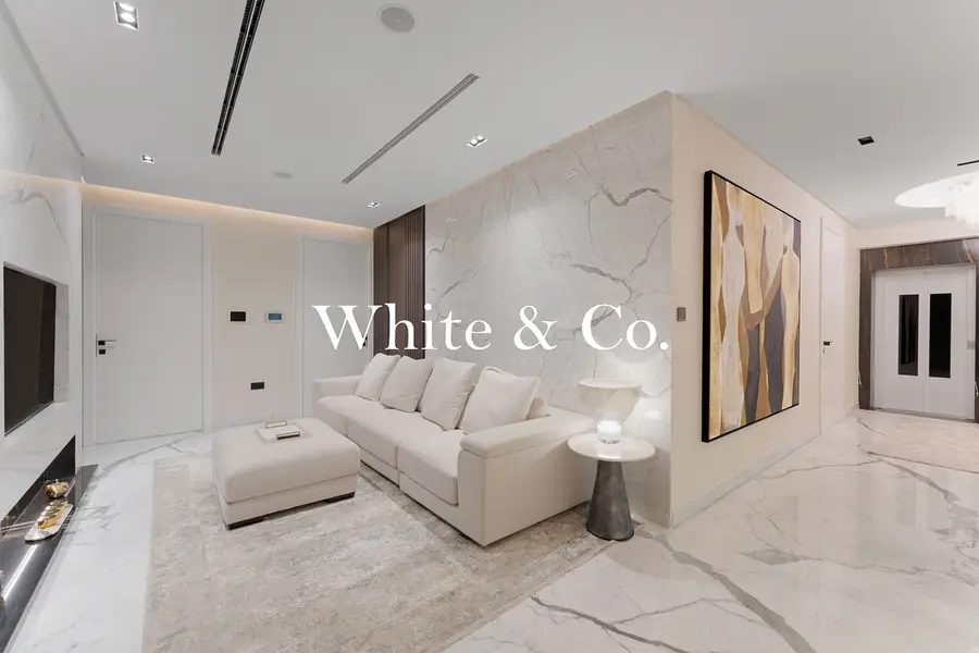 Smart Home | Newly Reno | 5 Beds + Maid
