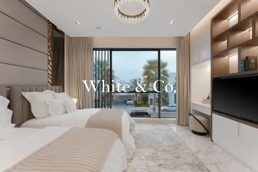 Smart Home | Newly Reno | 5 Beds + Maid