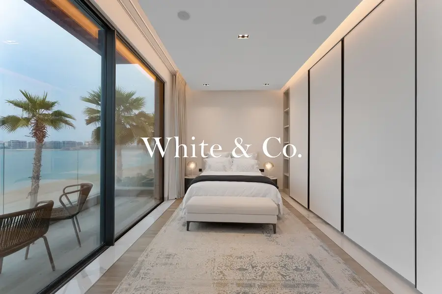 Smart Home | Newly Reno | 5 Beds + Maid