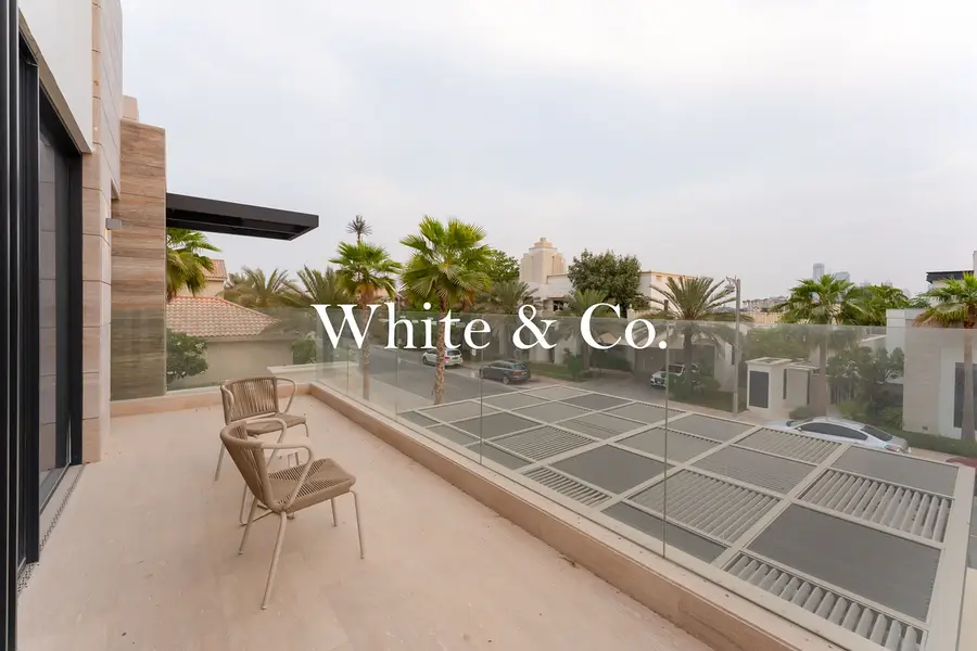 Smart Home | Newly Reno | 5 Beds + Maid