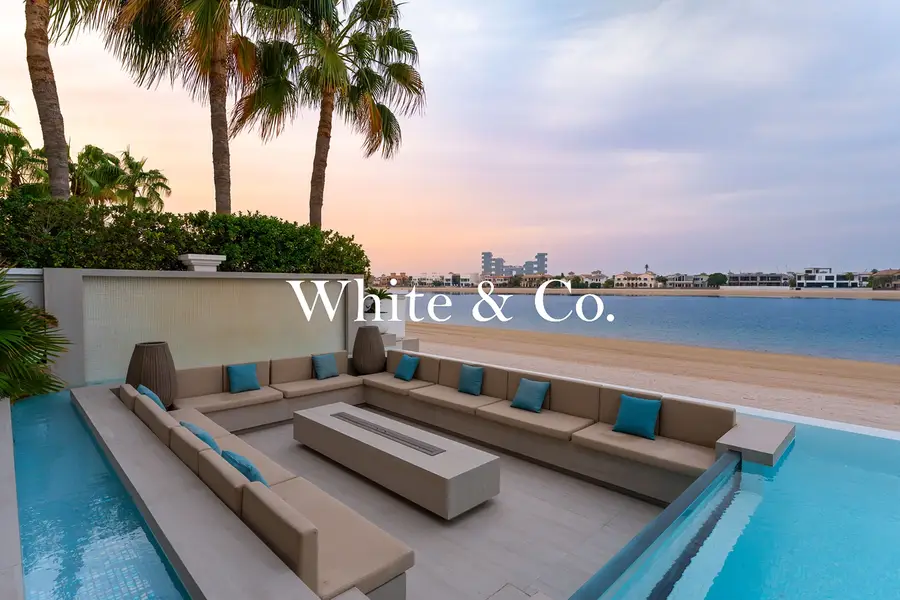 Smart Home | Newly Reno | 5 Beds + Maid