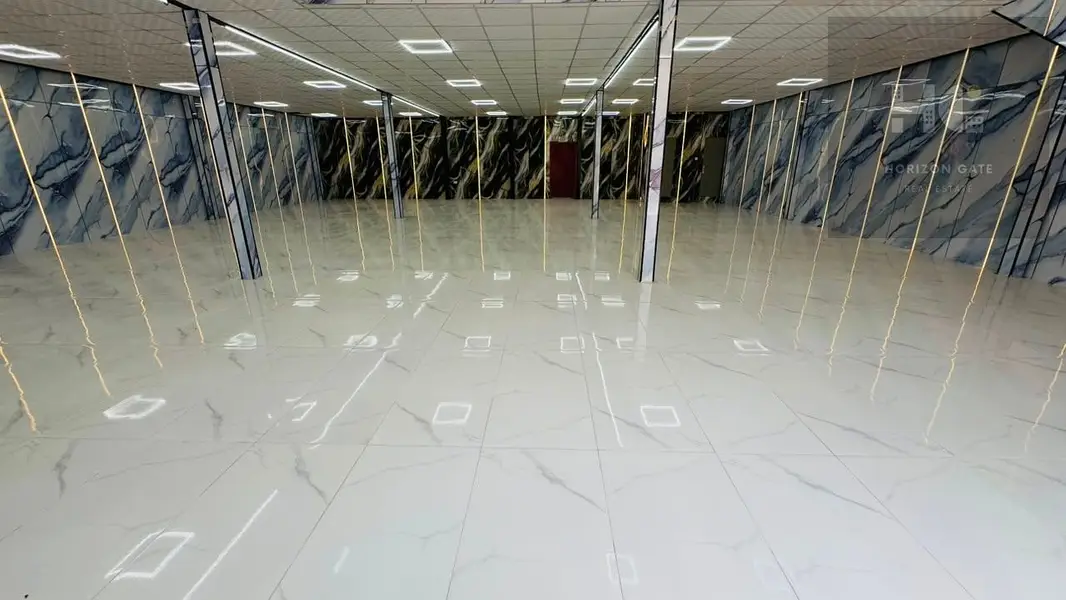 Warehouse with Mezzanine | 5,900 sq ft | Al Quoz