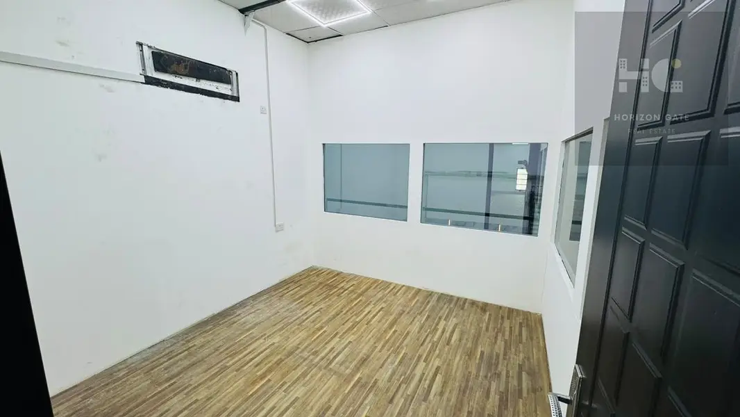 Warehouse with Mezzanine | 4,950 sq ft | Al Quoz