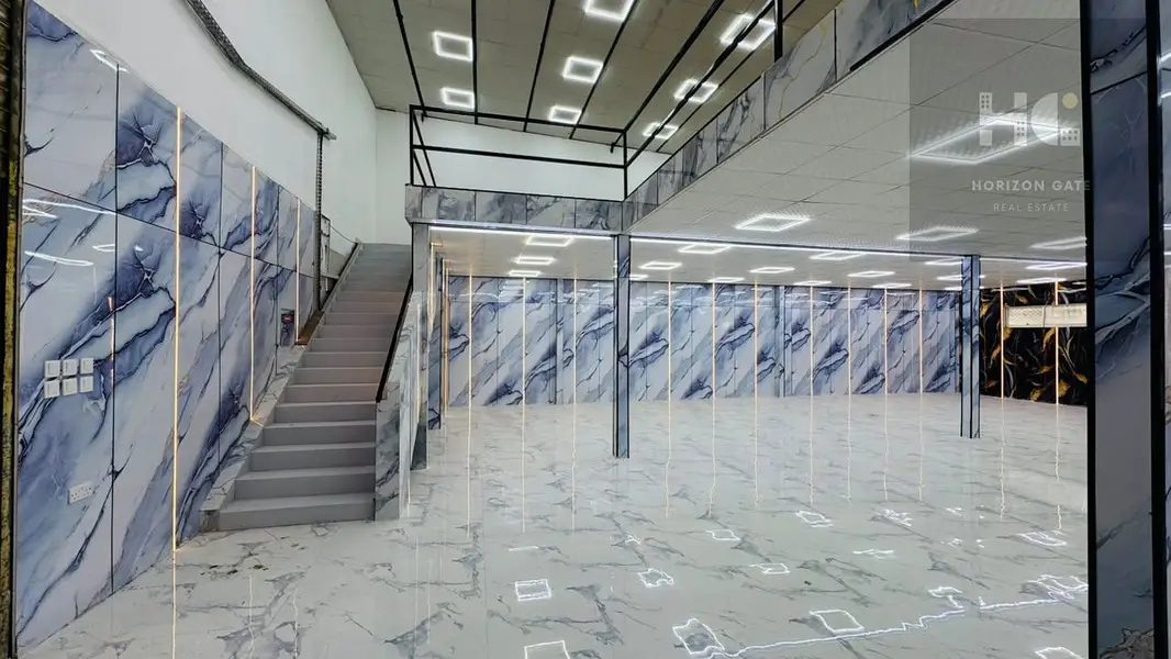 Warehouse with Mezzanine | 4,950 sq ft | Al Quoz