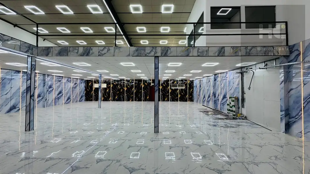 Warehouse with Mezzanine | 4,950 sq ft | Al Quoz