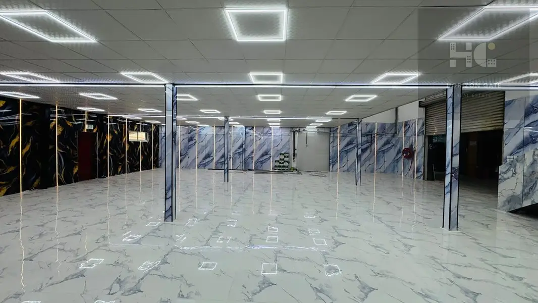 Warehouse with Mezzanine | 4,950 sq ft | Al Quoz