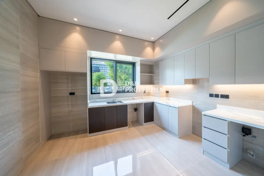 4BR+Maid+Office | Private Pool & Lift |Corner Plot