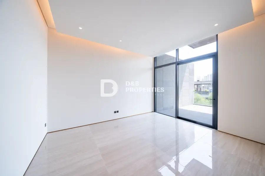 4BR+Maid+Office | Private Pool & Lift |Corner Plot