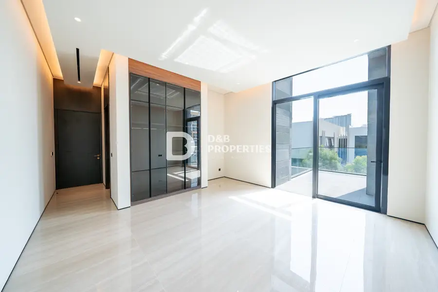 4BR+Maid+Office | Private Pool & Lift |Corner Plot