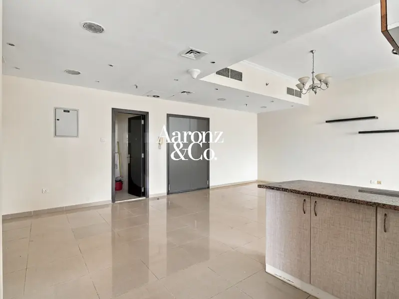 Vacant | Next to DMCC metro | Balcony | Low Floor