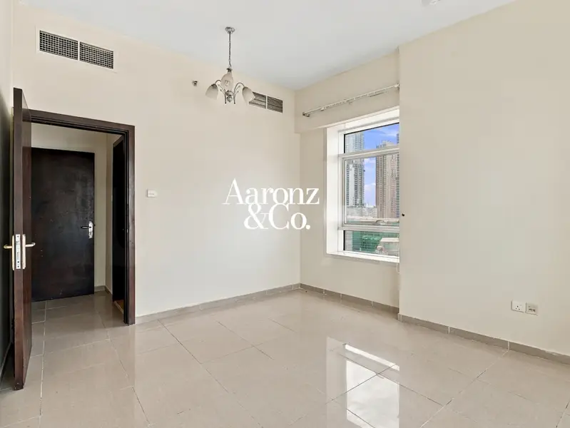Vacant | Next to DMCC metro | Balcony | Low Floor