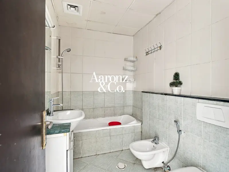 Vacant | Next to DMCC metro | Balcony | Low Floor