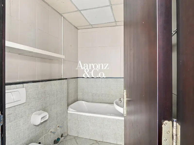 Vacant | Next to DMCC metro | Balcony | Low Floor