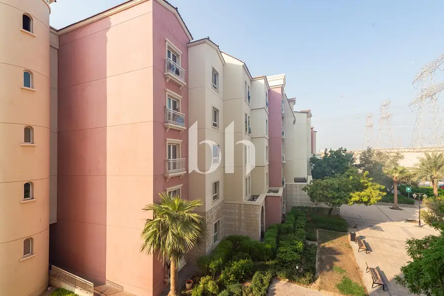 1BR | Mid Floor | Unfurnished | V type | Vacant
