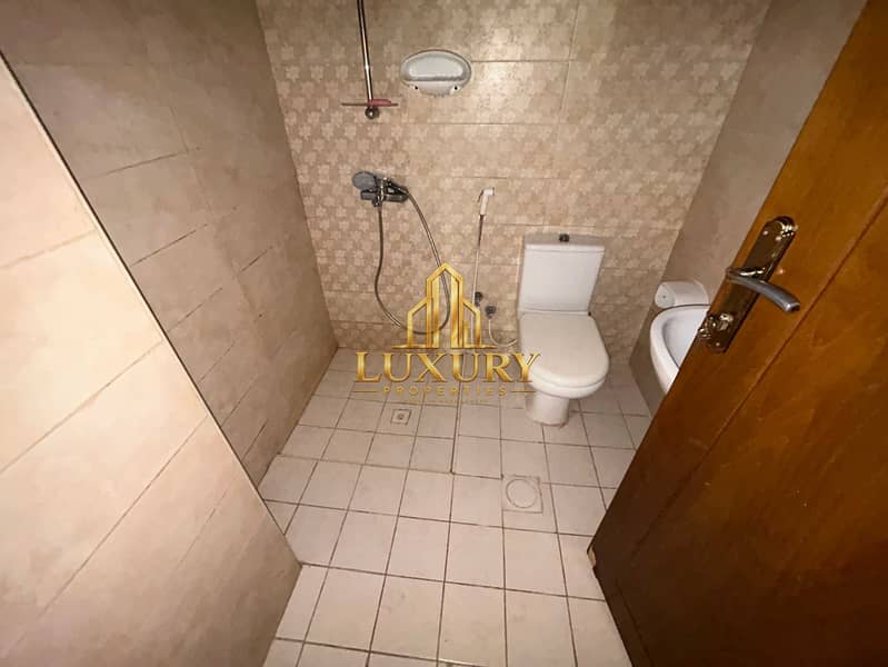 8 6 BR VILLA AVAILABLE WITH 3 MASTER ROOMS | WITH MAJLIS ALONG BIG AREA