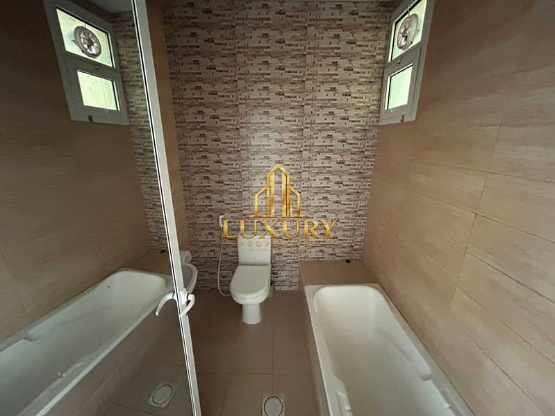 26 6 BR VILLA AVAILABLE WITH 3 MASTER ROOMS | WITH MAJLIS ALONG BIG AREA