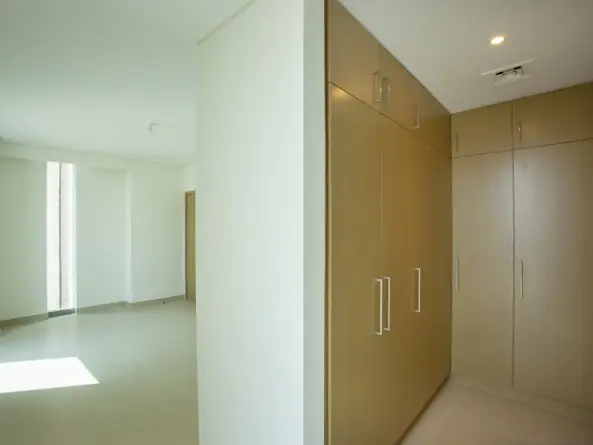 Available I Unfurnished I Perfect View