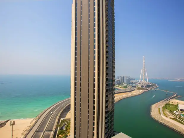 Available I Unfurnished I Perfect View
