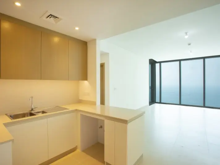 Available I Unfurnished I Perfect View