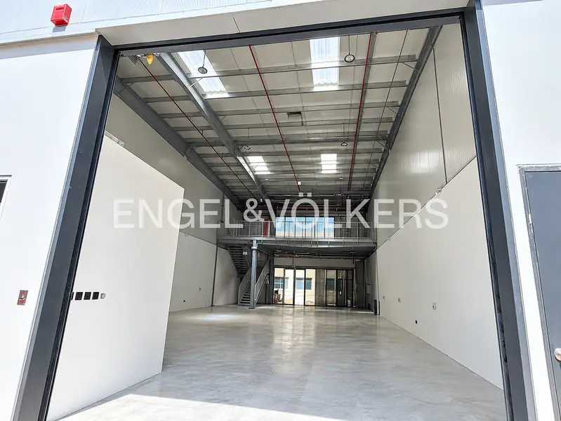 Modern Warehouse | Mezzanine | High Power