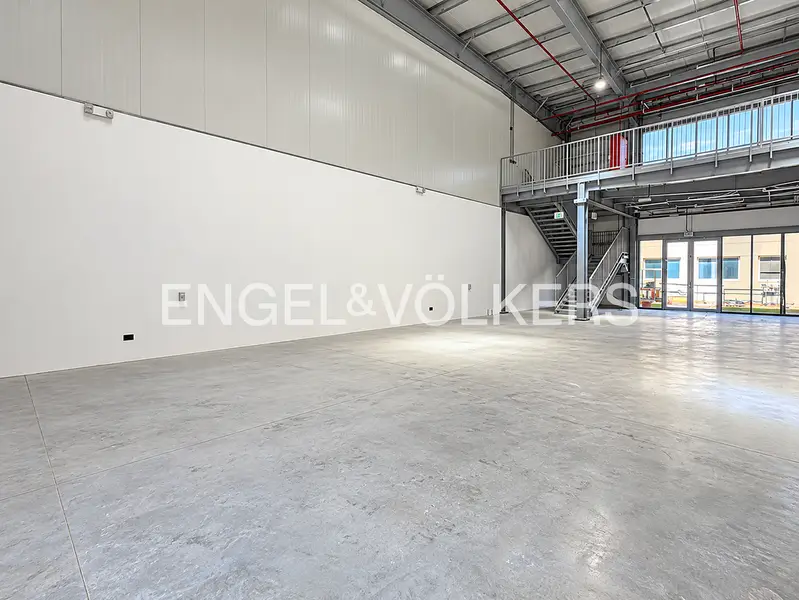 Modern Warehouse | Mezzanine | High Power