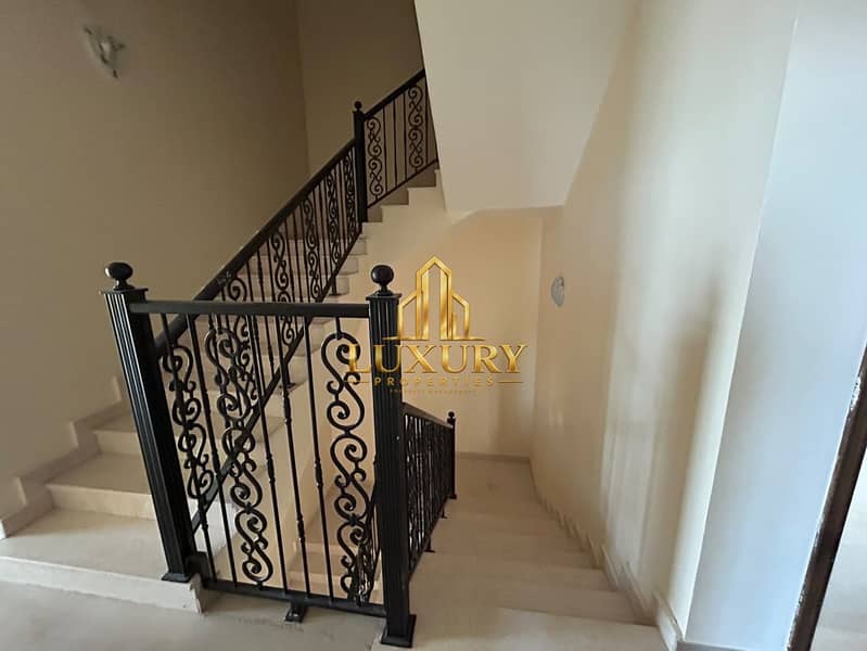 18 Spacious 6BHK Villa + Majlis | 6,000 Sq. Ft. | Private Parking | Hoshi