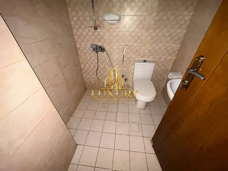 31 Spacious 6BHK Villa + Majlis | 6,000 Sq. Ft. | Private Parking | Hoshi