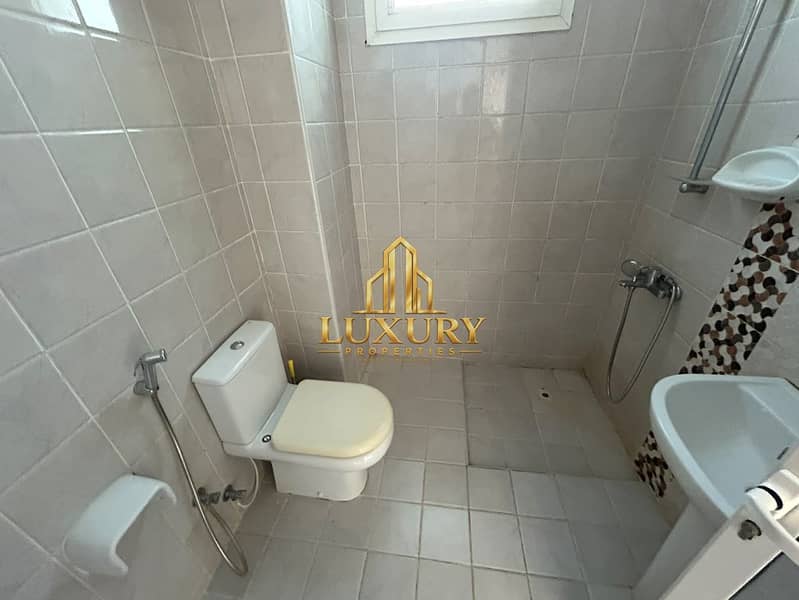 33 Spacious 6BHK Villa + Majlis | 6,000 Sq. Ft. | Private Parking | Hoshi